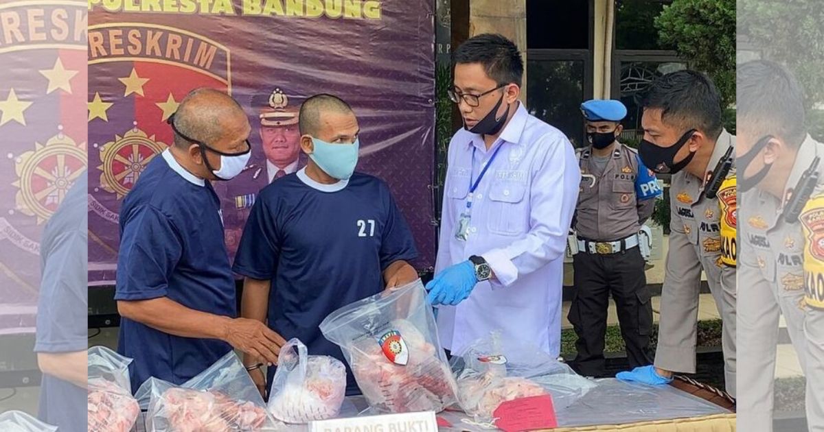Four men in the West Java capital of Bandung have been arrested for selling pork disguised as beef in the past year. The suspects processed the pork to resemble the overall appearance of beef using borax, a powdery white mineral that is better known as a cleaning product. Photo: Bandung City Police