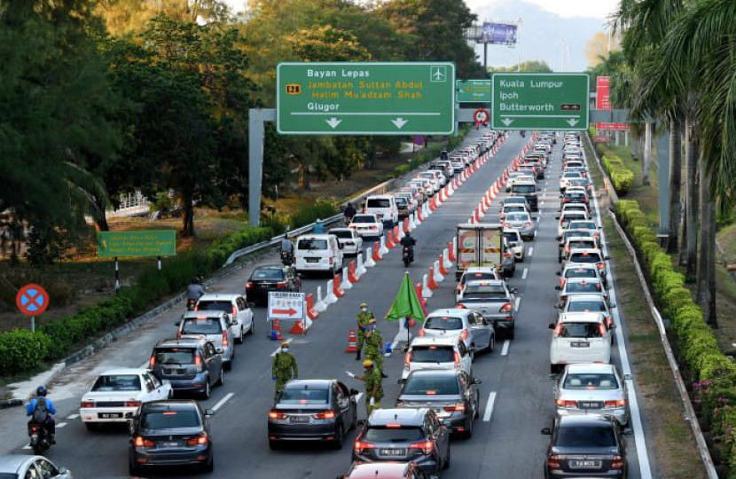 Bumper-to-bumper traffic in Malaysia.  Photo: Ministry of Health Malaysia