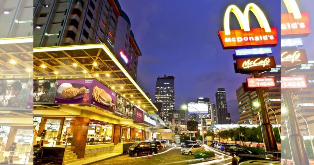 The historic McDonald’s restaurant in Sarinah, Central Jakarta closed for good almost 30 years since it opened. The outlet is the first McDonald’s store to open in Indonesia, opening the country up to the good and the bad of the Golden Arches on February 23, 1991. Photo: Facebook/McDonald's Indonesia