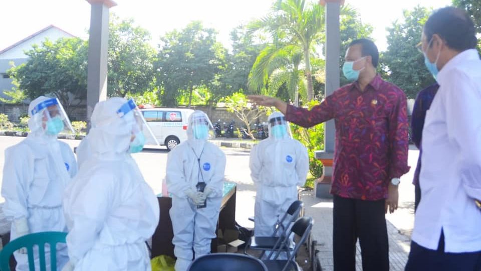 The rapid tests for the market vendors were conducted at Semarapura Terminal in Klungkung regency. Photo: Bali provincial government