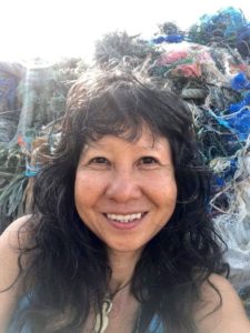Eco Artist Pom uses plastic from the oceans to create her art Photo Prasopsuk Lerdviriyapiti