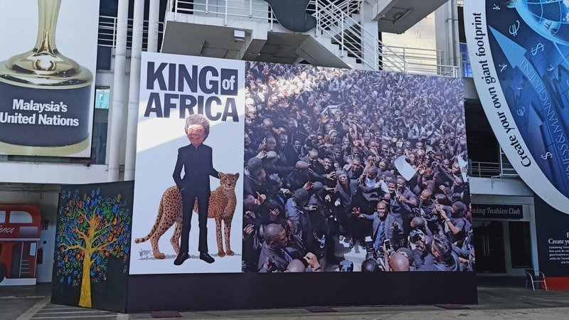 The billboard depicting Lim Kok Wing as the ‘King of Africa.’ Photo: Sam Chin /change.org
