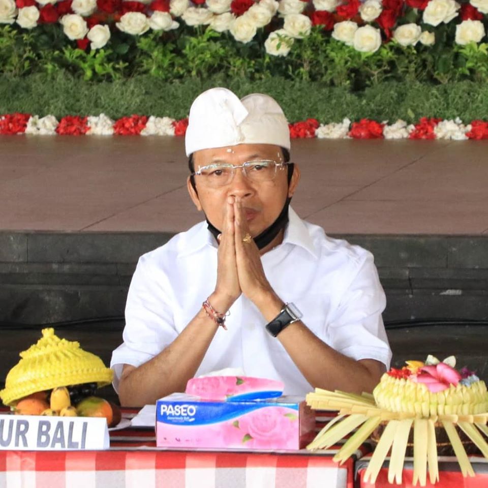 Bali Governor Wayan Koster speaking to the masses at Besakih Temple on Sunday, July 5 2020. Photo: Bali Provincial Government