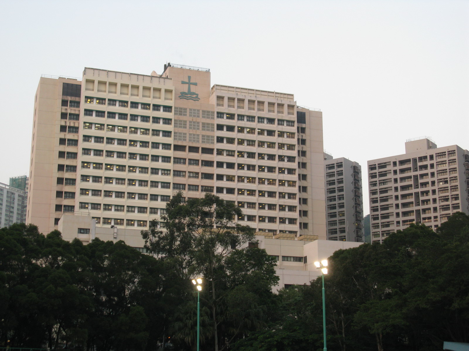 United Christian Hospital in Kwun Tong, Hong Kong. Photo via Wikimedia Commons