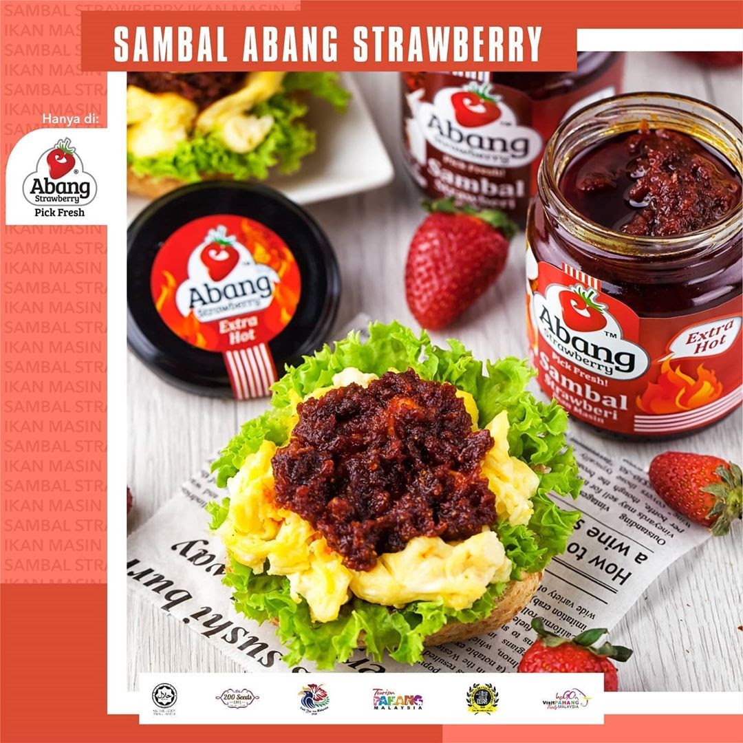 Serving suggestions for strawberry sambal by Abang Strawberry. Photo: Abang Strawberry /Instagram