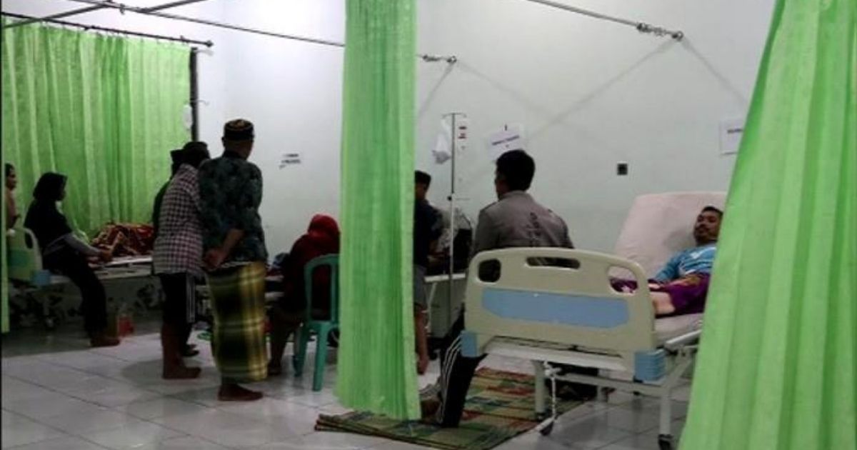 Three people reportedly died after being struck by lightning near a soccer pitch in Cilograng district in Banten’s Lebak regency on Monday evening, while others had to be treated at a hospital in Sukabumi regency, West Java as well as a local puskesmas (community clinic). Photo: Istimewa