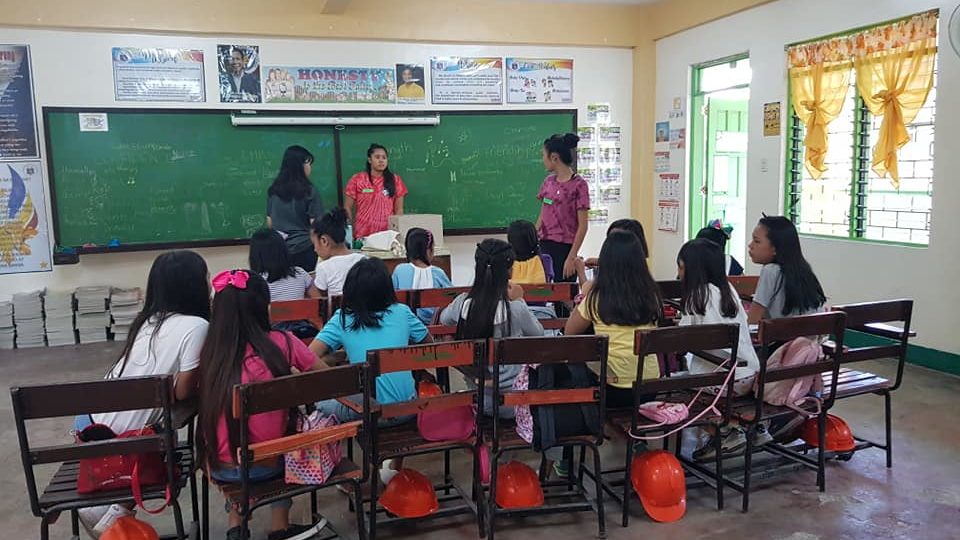 A Muntinlupa public school conducting pre-COVID classes, May 2019 <i></noscript>Photo: Alabang Elementary School / FB</i>