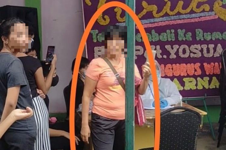 Woman On The Run After Spreading Deceased Covid 19 Patient S Saliva On Her Face Coconuts Jakarta