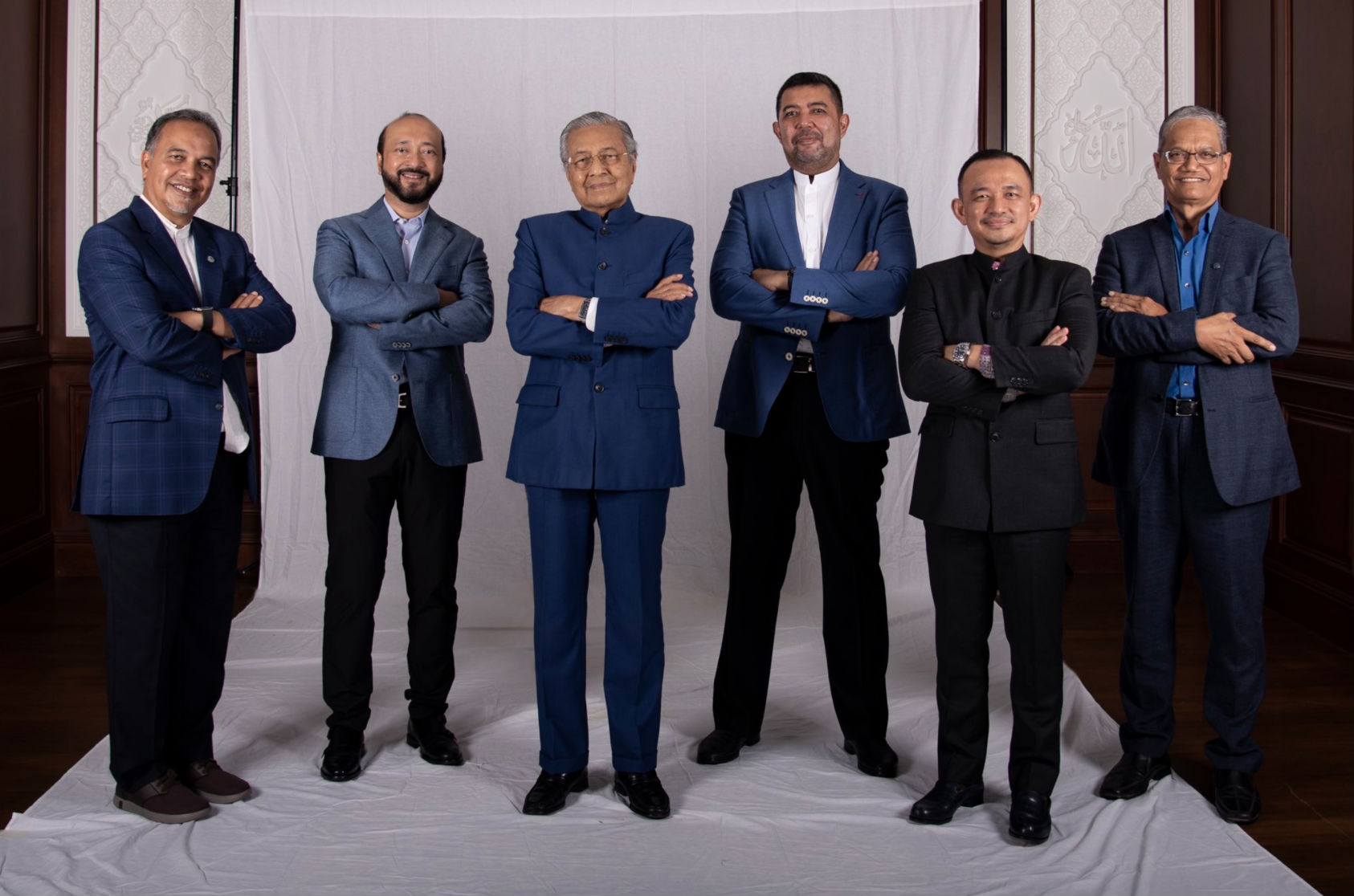 Mahathir Mohamad poses with five others in a photo he tweeted after announcing a new political party. Photo: Mahathir Mohamad 