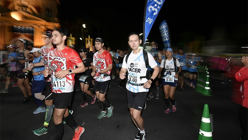 Runners in the 2019 Bangkok Midnight Marathon. Photo: Bangkok Midnight Marathon / Facebook 
