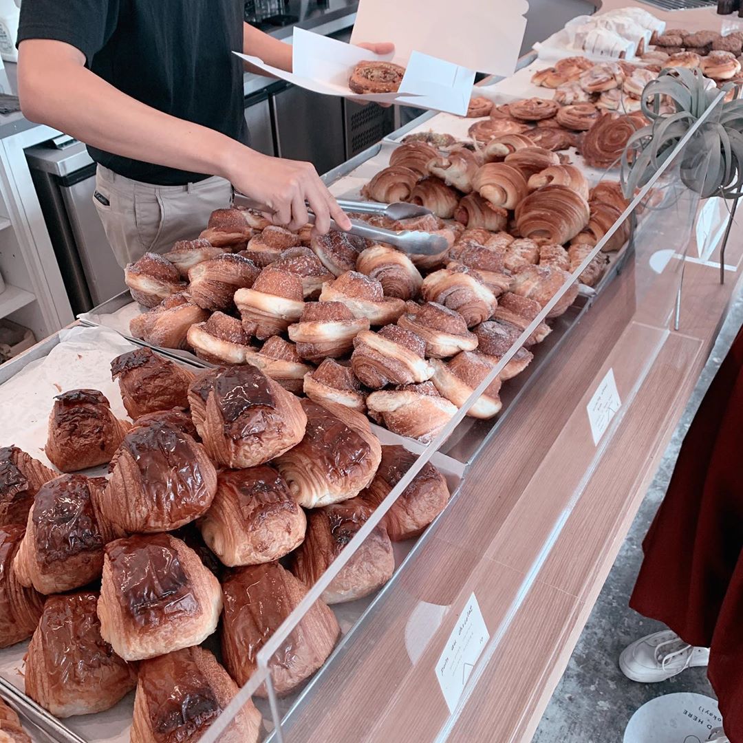 Bakery spread at Duo Duo Bake. Photo: Putreeo /Instagram