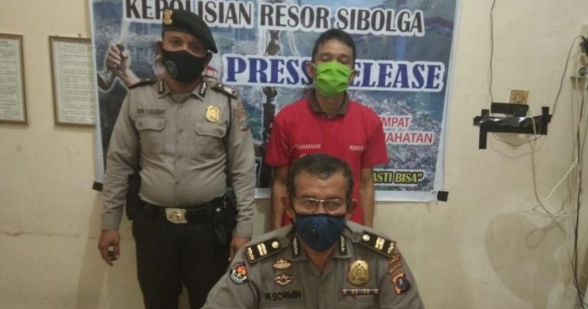 A man in North Sumatra, identified as 43-year-old HL, allegedly uploaded a naked photo of himself and the married woman he’s reportedly having an affair with on her social media page recently. Photo: Istimewa