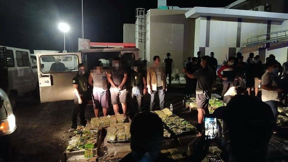 Government agents arrest suspects in a drug bust in Cabanatuan City. Photo: PDEA/FB