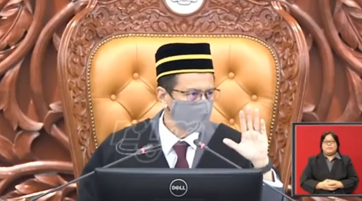 Screengrab of parliament speaker Art Harun chiding politicians today. Photo: Radio Televisyen Malaysia

