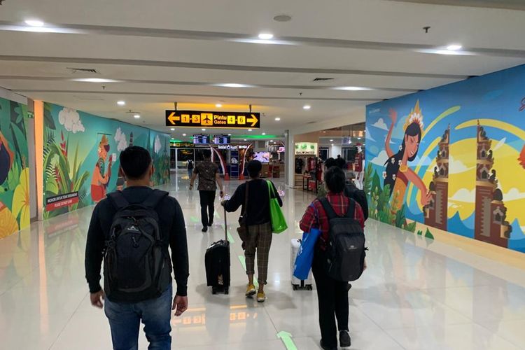 The 28-year-old flew out of Indonesia via Jakarta earlier this morning after getting on a plane from Ngurah Rai International Airport headed for the capital yesterday evening. Photo: Istimewa via Kompas