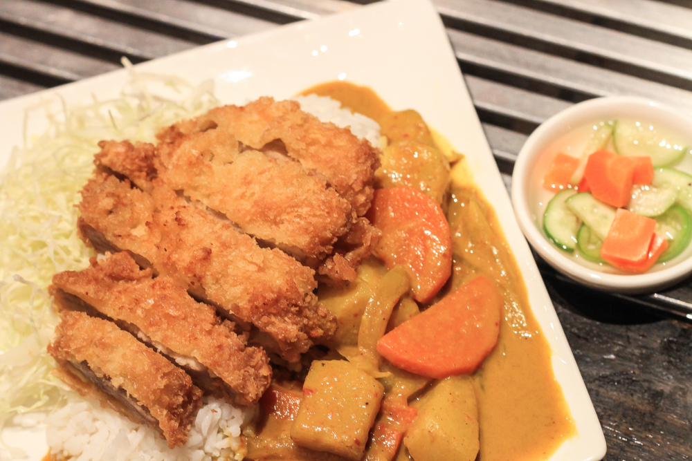 Keep Calm and Curry On (rice, deep-fried pork cutlets and yellow curry for THB120)
