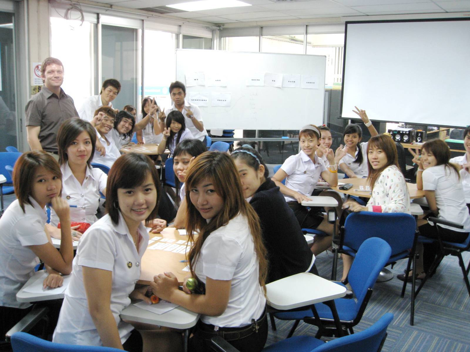 Students at St. John’s University in Bangkok in a 2010 file photo. Photo: R. Monthienvichienchai / CCA-SA-3.0