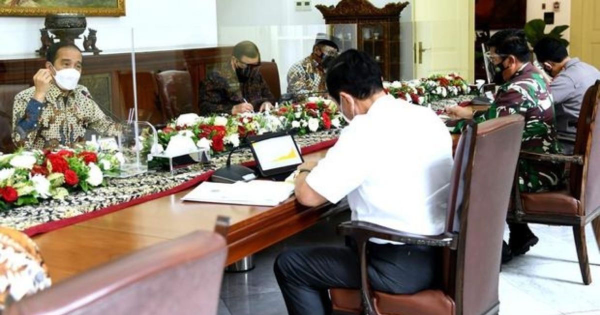 President Joko Widodo leading a meeting at Bogor Palace on Friday, Jan. 29, 2021. Photo: Sekretariat Presiden Republik Indonesia
