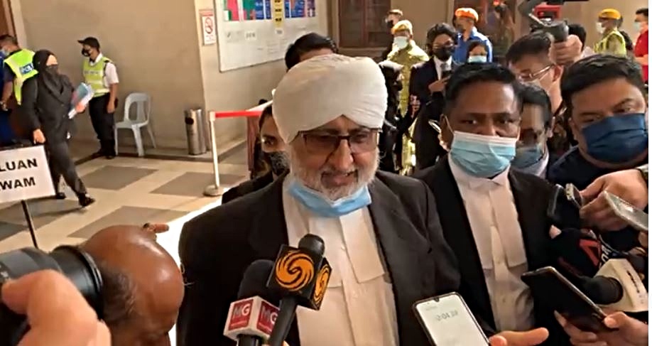 Lawyer Jagjit Singh speaking to reporters today. Photo: Malaysiakini/Facebook