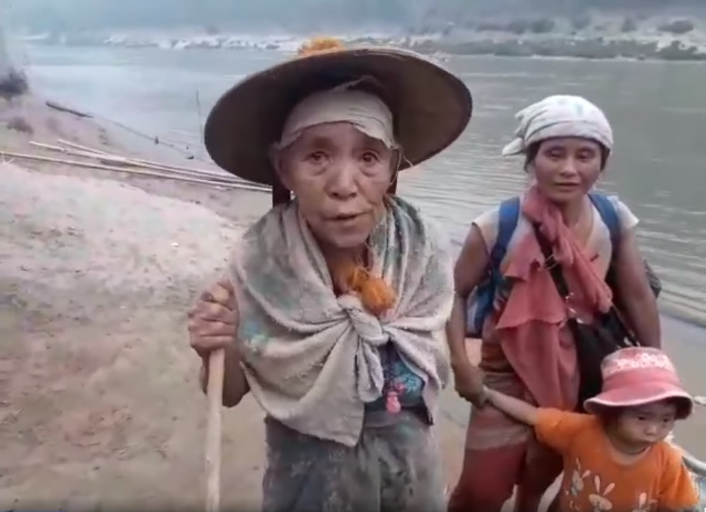 An elderly Karen woman stranded between borders in a screengrab from a video posted by the Friends Without Borders Foundation.
