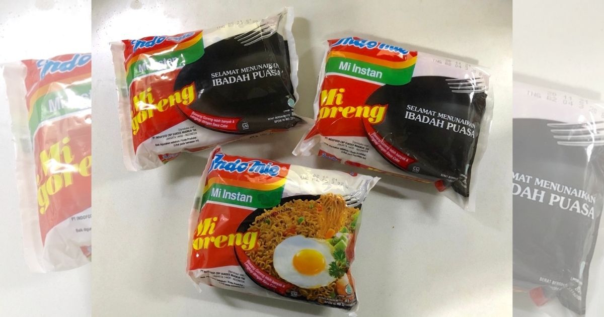 Indonesia’s beloved instant noodle brand Indomie has released special edition packaging for its products out of respect for Muslims who are going to fast in the upcoming holy month of Ramadan. <em></noscript>Photo: Andra Nasrie for Coconuts Media</em>