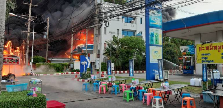 Perspective from the nearby PTT petrol station. Photo: Volunteer Fireman