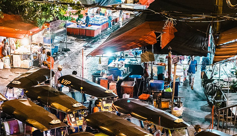 Bangkok’s Khlong Toei Market. Photo: Outstandingmarketgoods.com