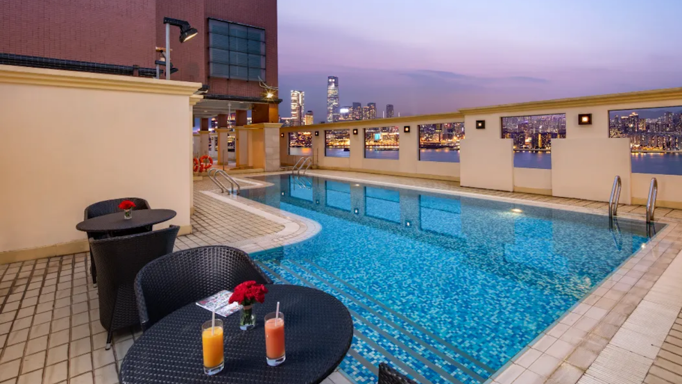 The hotel's rooftop pool in its pre-COVID heyday. Photo: Ramada Hong Kong Grand View