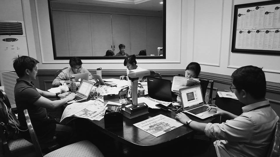 Staff members at work in Malacañang during the term of Pres. Benigno “PNoy” Aquino III (Twitter: @indiohistorian)