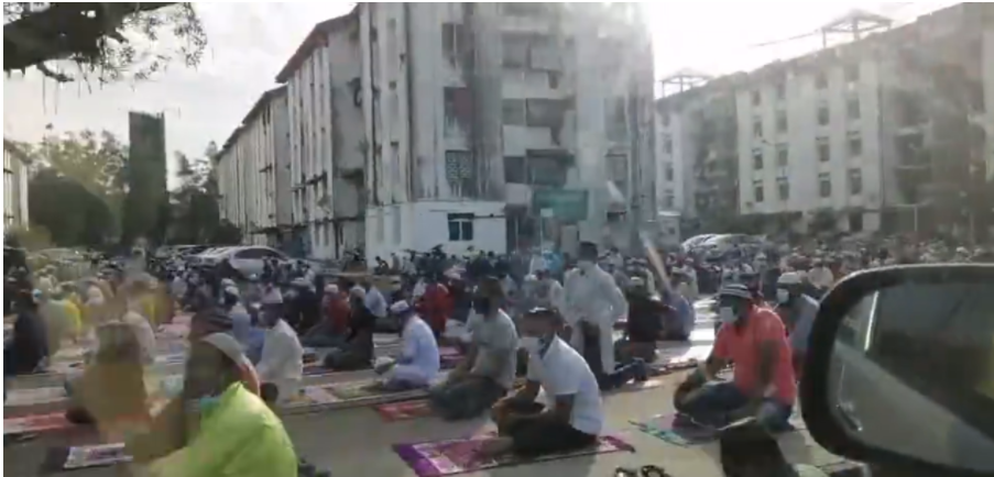 Hundreds of Muslims pray outdoors in Taman Pelangi, Juru on Penang in a still image from a video that spread online yesterday. 
