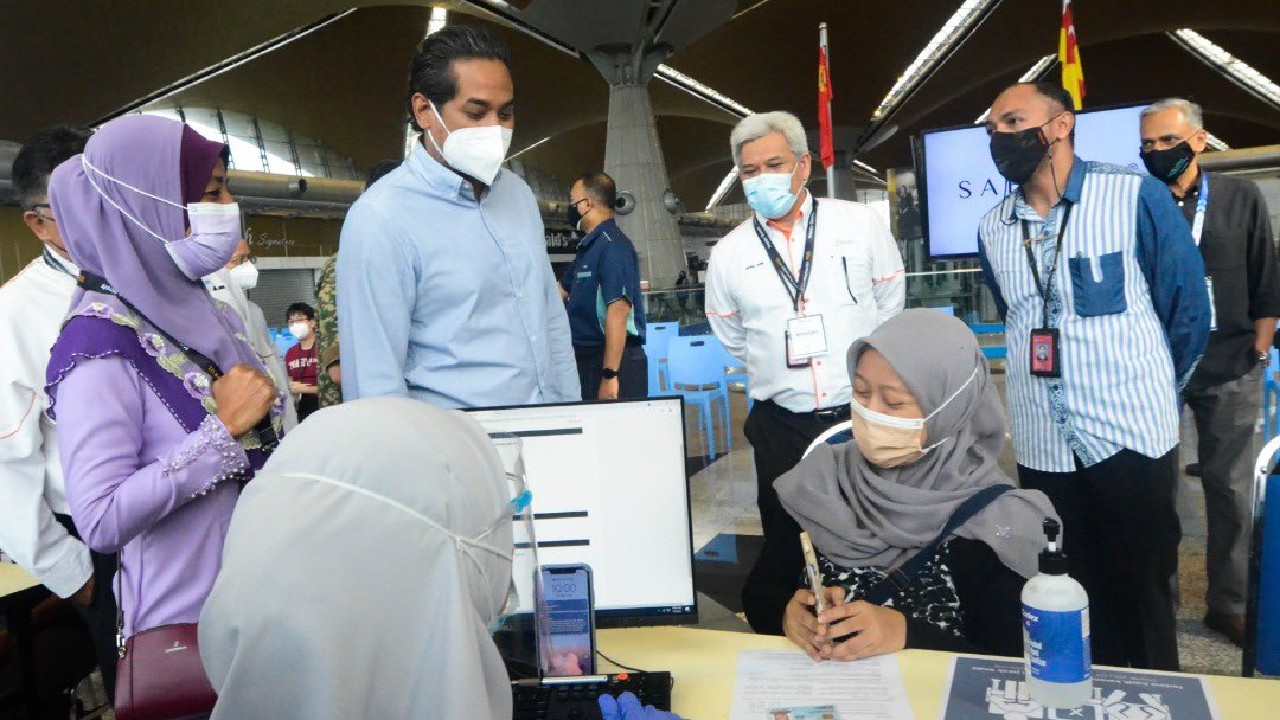 Khairy Jamaluddin at an industry vaccination center at Kuala Lumpur International Airport. Khairy Jamaluddin/Twitter