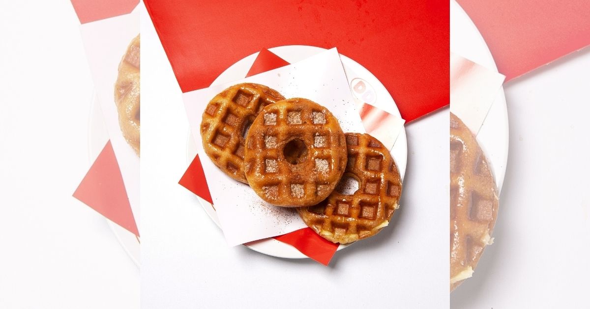 Dunkin’ Indonesia recently announced the Ddoffle ⁠— yes, that means donut waffle ⁠— amid the croffle craze. At a relatively affordable price of IDR35,000 (US$2.42) before taxes, you can get three pieces of the Ddoffle in original, cinnamon, and cheese flavors. Photo: Instagram/@dunkin.id