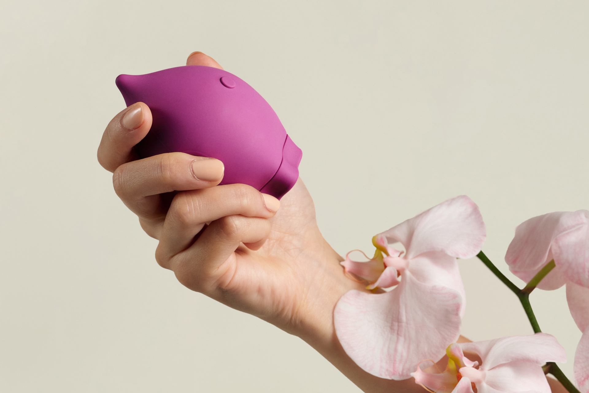 The Poet, Smile Makers’s air pulse stimulator. Photo: Smile Makers
