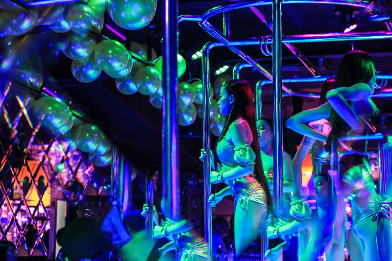 Sex workers in Patpong in September 2020. Photo: Coconuts Bangkok
