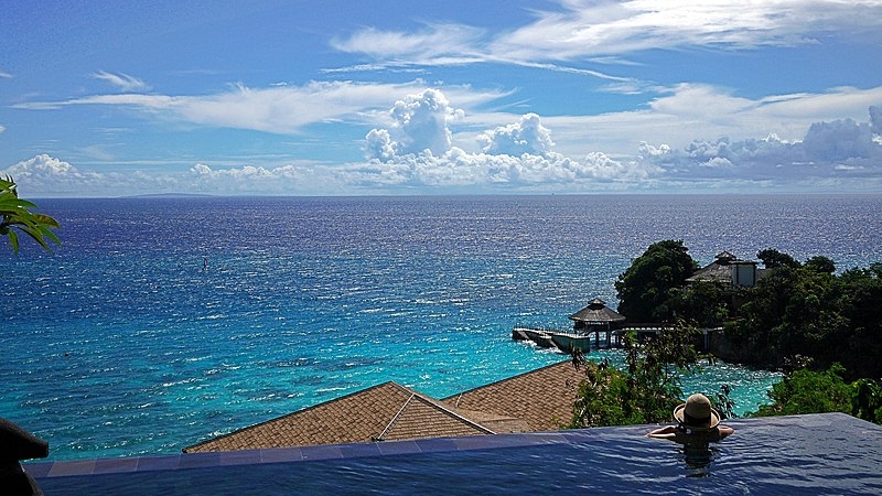 Shangri La’s Boracay Resort and Spa (image by Vanafi via Unsplash)