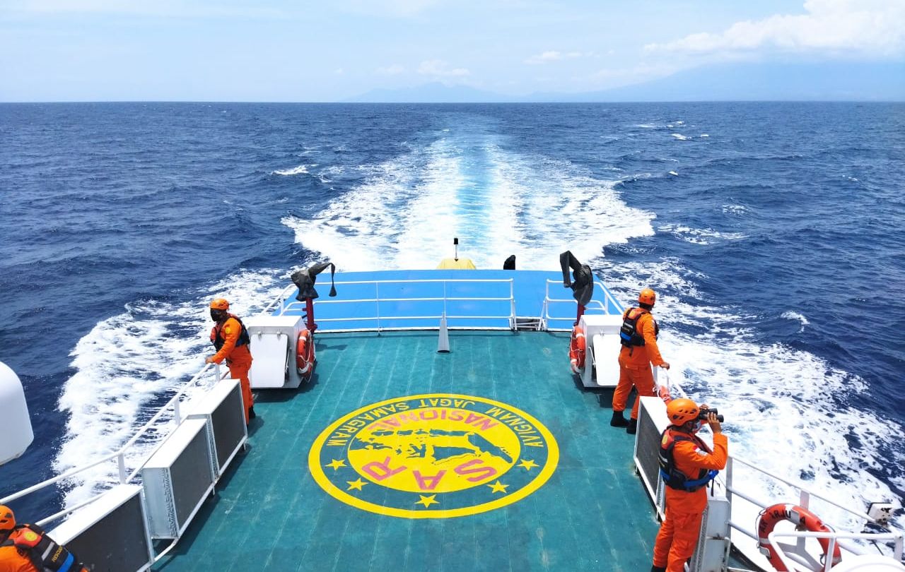 A rescue operation for the missing crew members is still ongoing. Photo: Basarnas Bali