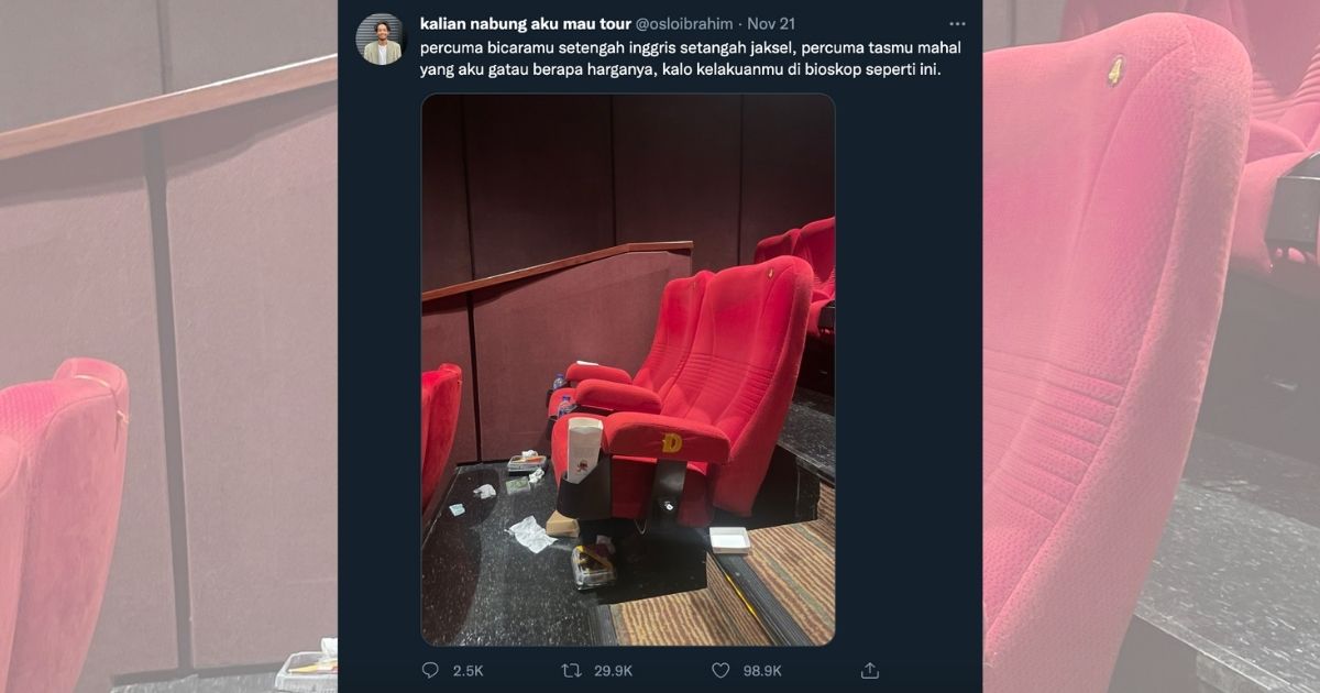 The photo, which was posted by singer-songwriter and musician Oslo Ibrahim on Sunday, shows empty water bottles, popcorn and nachos boxes, a plastic wrapper, as well as crumpled tissues scattered around two seats, presumably left by two people who went together. Photo: Twitter/@osloibrahim