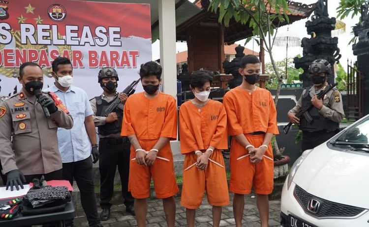 The assault suspects under custody of the Denpasar Police. Photo: Denpasar Police.