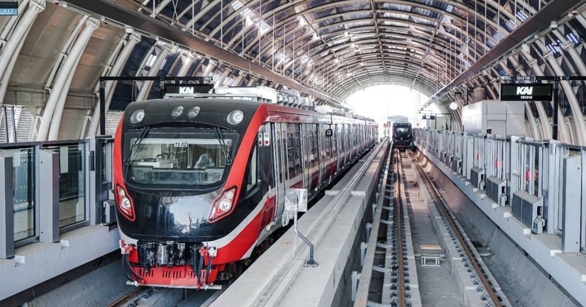 State-owned rail company PT Kereta Api Indonesia (PT KAI) has announced that the highly-anticipated Greater Jakarta Area Light Rail Transit system (LRT Jabodebek) will commence its commercial operation in December of this year or early 2023. Photo: PT KAI