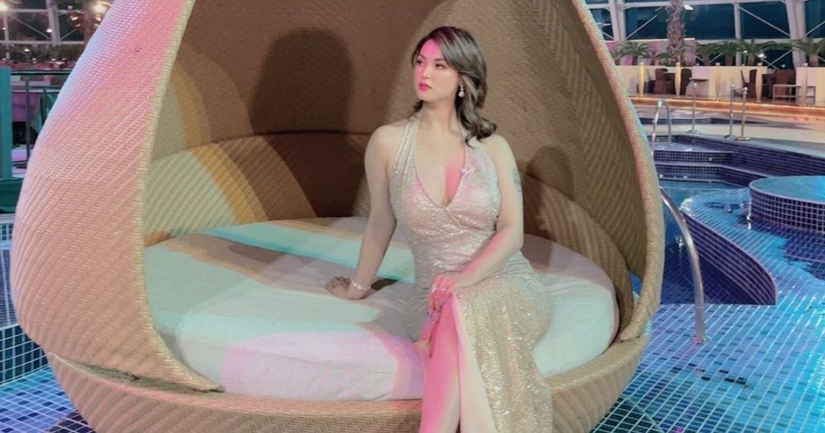 Gala Dinner with Miyabi is slated to be held at Four Seasons Hotel on June 5, where the capacity is limited to 50 guests only. One has to splurge IDR15 million (US$1,020) before tax to spend two hours dining, chatting, and taking selfies with Miyabi herself, as well as taking home her autograph and memorabilia. Photo: Instagram/@maria.ozawa0108