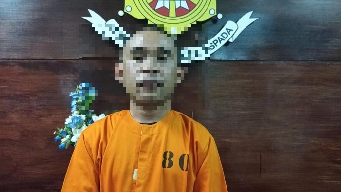 The Ngurah Rai International Airport’s police officers charged a man with theft after he had stolen two iPhones at the airport’s restrooms on June 2, 2022. Photo: Obtained. 