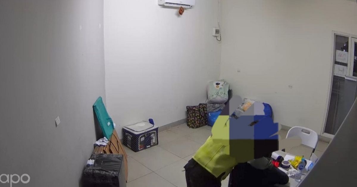 The West Jakarta Police is looking into an alleged sexual harassment incident involving a security guard at an apartment in Cengkareng, West Jakarta who was caught on camera forcibly kissing a female courier. Screenshot from video