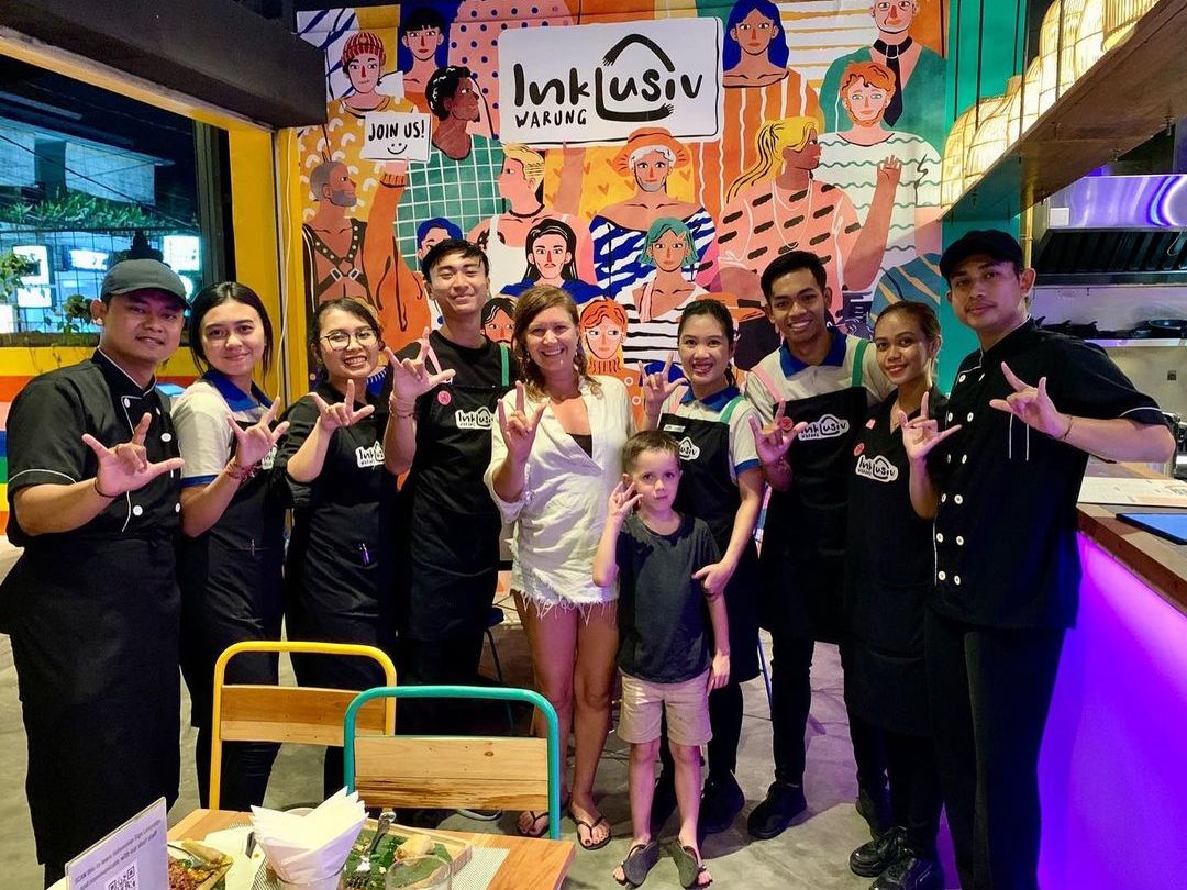 A cute eatery in the heart of the ever-growing Canggu unapologetically caters to minorities by employing Deaf waiters and waitresses. It certainly lives up to its name. Photo: Inklusiv Warung.    


P.S.: They’re all signing ‘I LOVE YOU’ in this picture.