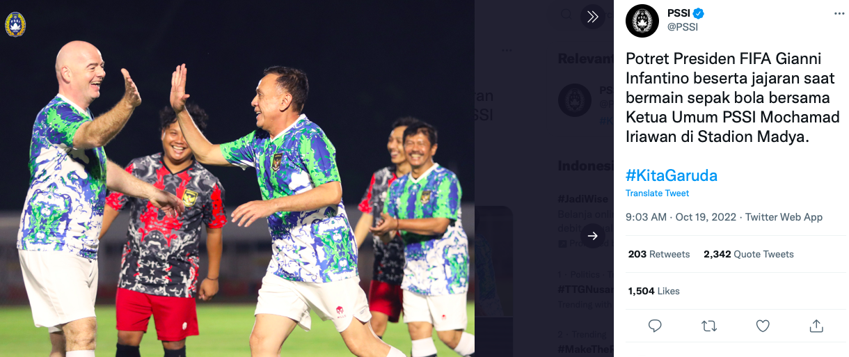 A tweet from PSSI showing FIFA President Gianni Infantino (Left) playing soccer with PSSI Chairman Irwan Bule (Third from left) on Oct. 18, 2022. Photo: Screengrab from Twitter/@PSSI