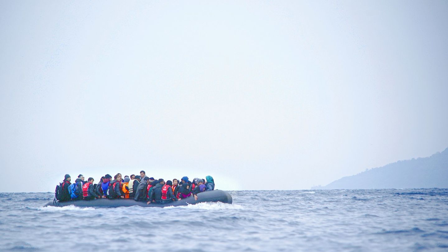 Refugees on a boat crossing the Mediterranean sea, heading from Turkish coast to the northeastern Greek island of Lesbos, 29 January 2016. Photo by Mstyslav Chernov/Wikimedia Commons
