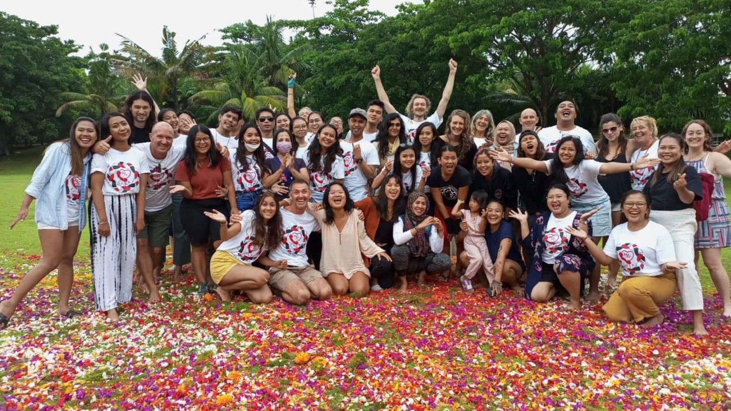 Volunteers of Bali-based mental health and suicide prevention helpline LISA. Photo: Obtained.