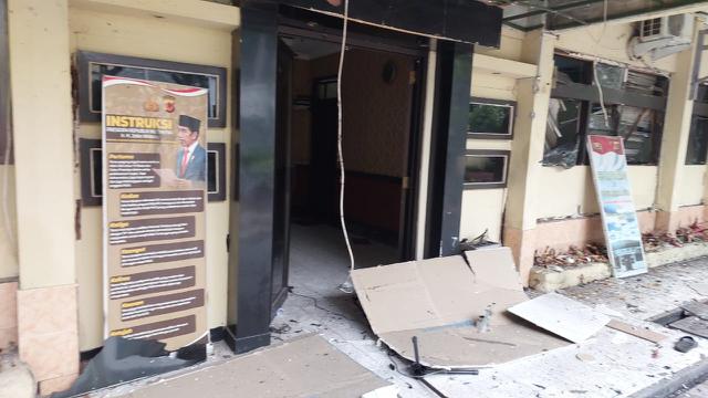 Astana Anyar sub-precinct in Bandung attacked by an alleged suicide bomber on Dec. 7, 2022. Photo: Istimewa
