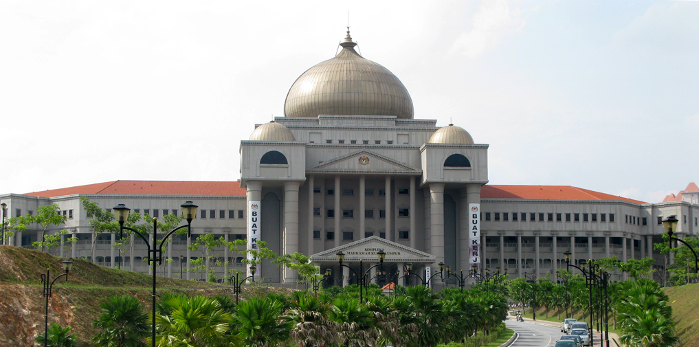 The Kuala Lumpur Courts Complex in Kuala Lumpur, Malaysia. Photo: Geoff/CC-BY-SA-2.0.
