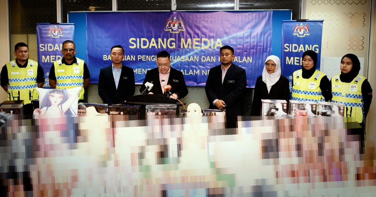 Home Ministry (KDN) Press conference on Mar 7 regarding the seizure of over 1,000 sex toys. Photo: Kementerian Dalam Negeri (KDN) / Facebook 