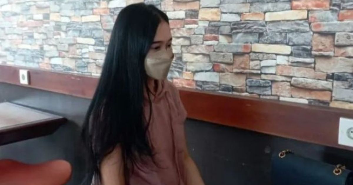 AD, 24, has reported her boss to the police after he allegedly told her to sleep with him in order to score a contract extension. Photo: Video screengrab